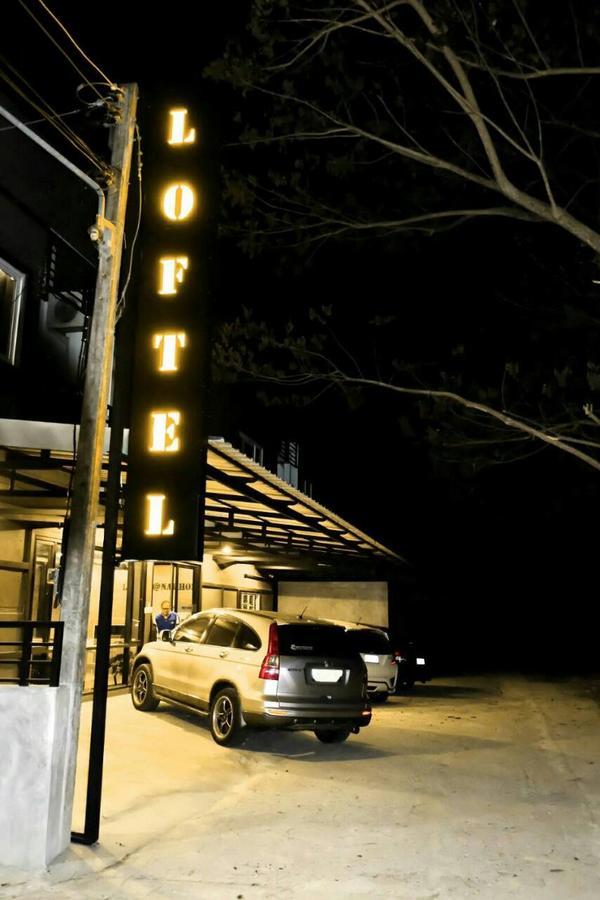 罗夫特那红酒店 洛坤府 外观 照片